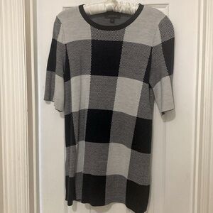 PREPPY ANN TAYLOR Sweater;B&W checked;Super soft acrylic wool fabric;Size Medium